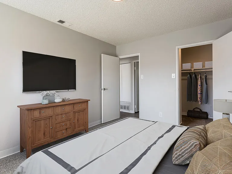 Valley Apartments — Photo 13