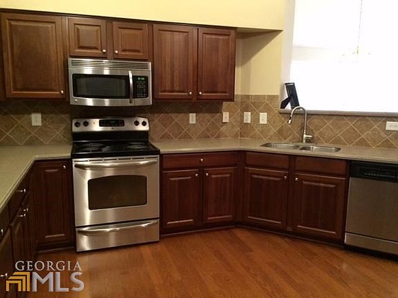 3rd image of 1601 Silver Summit Dr SE