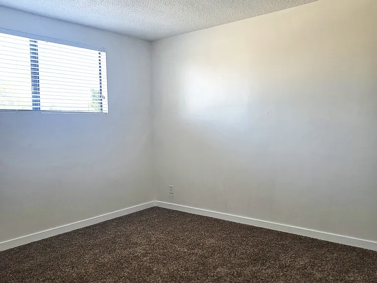 1969 Fashion Ave #17 — Photo 11