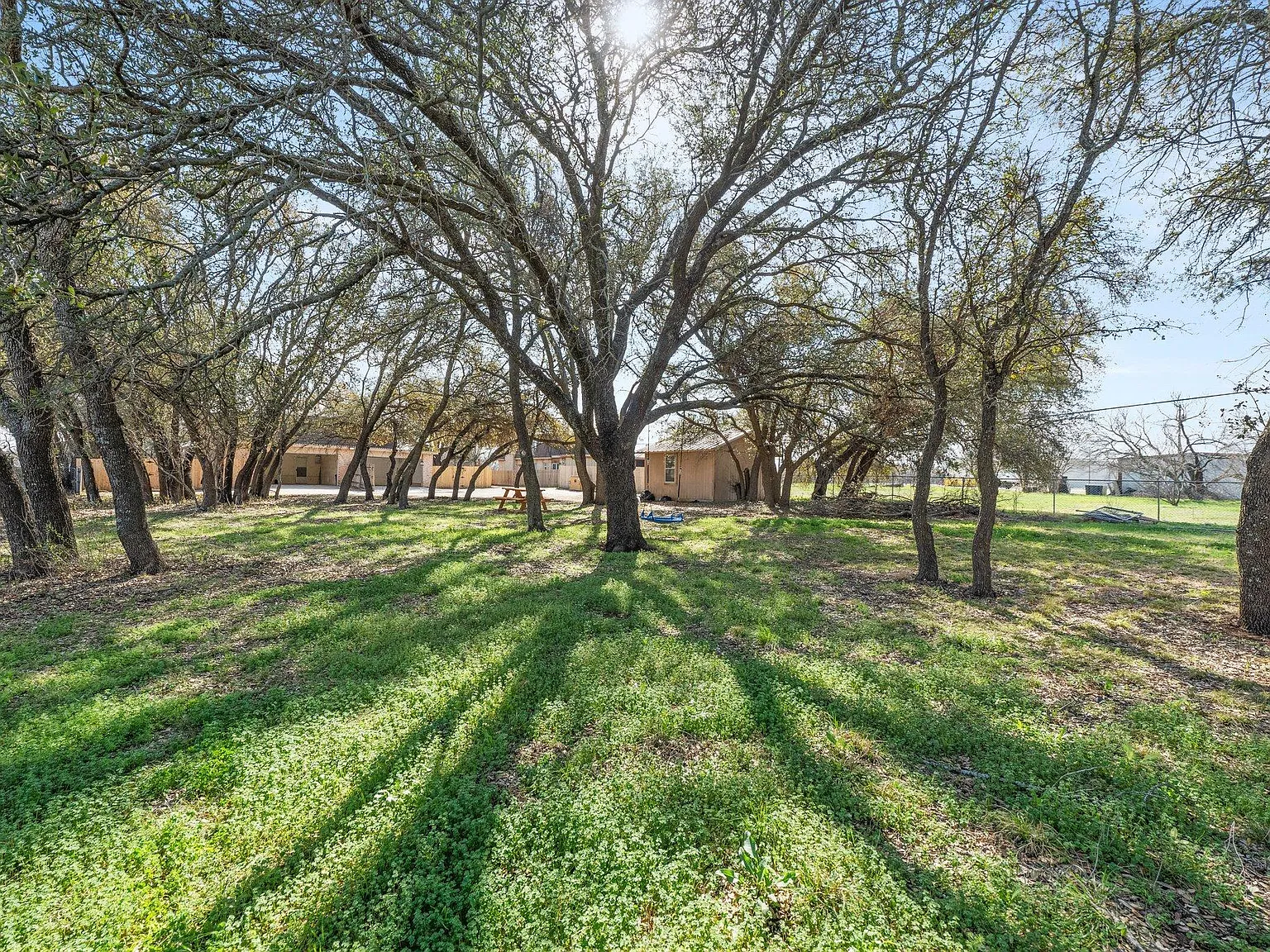 2 bed, 2.5 bath, 1500 sqft, $1,299 — Photo 3