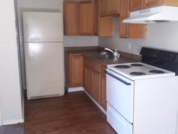 5th image of 226 Deerwood Dr #10