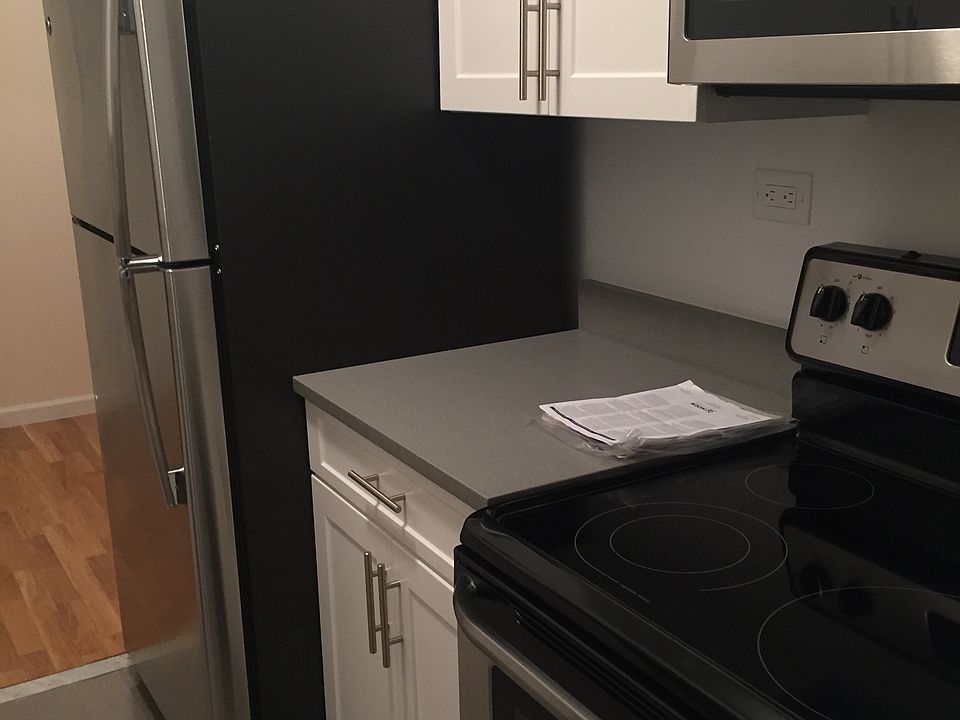 1st image of 9832 57th Ave APT 4H