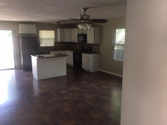 5th image of 3342 S Hiram Ave