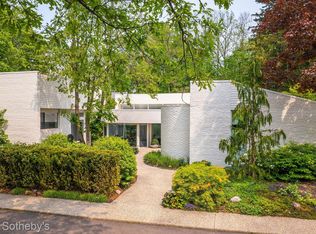 305 Pine Ridge Dr, Bloomfield Hills, MI 48304