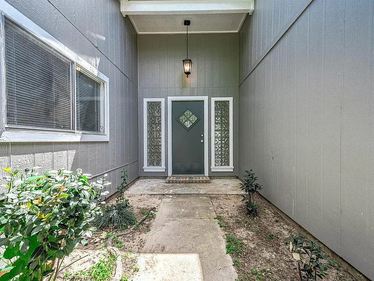 13407 Wells River Dr — Photo 6