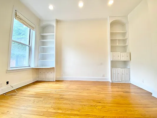 Rented by Oxford Property Group | media 2