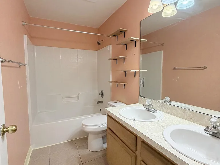 1613 SW Whipple Ave — Photo 32