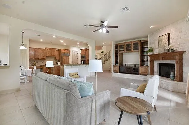 9900 Tree Bend Cv — Photo 20