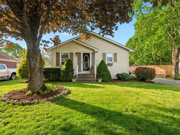 6 Keane St, Lincoln, RI 02865