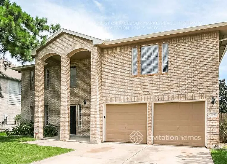 21346 Hadrian Dr — Photo 2