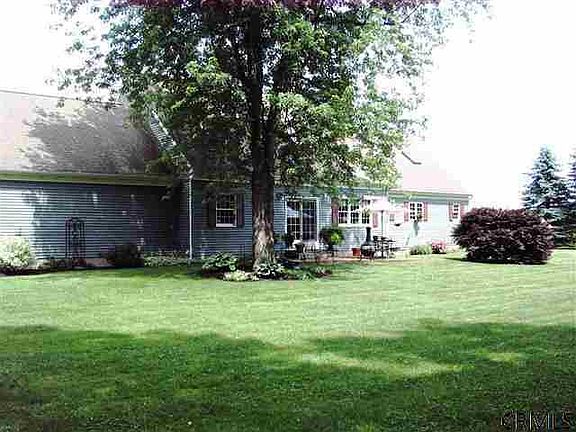 5th image of 39 Martin Dr