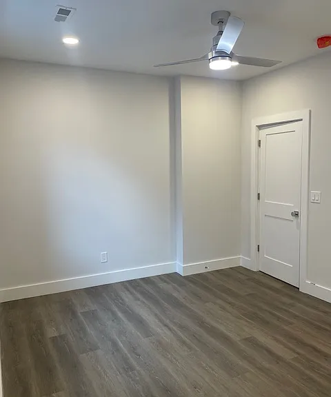 Second bedroom.