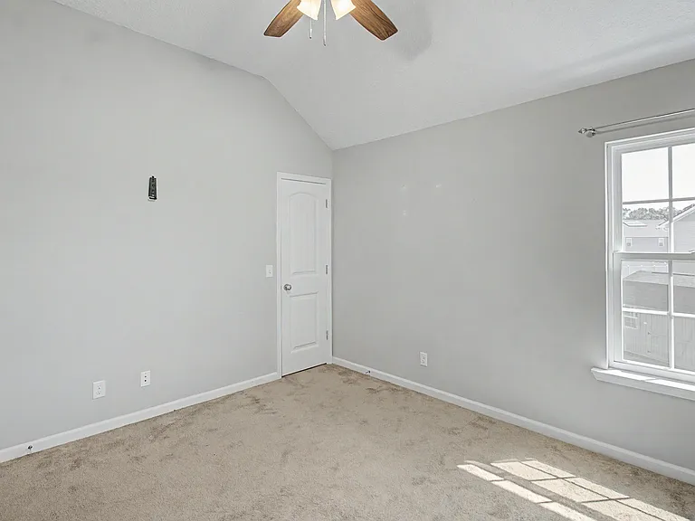 976 Oak Crest Dr — Photo 28