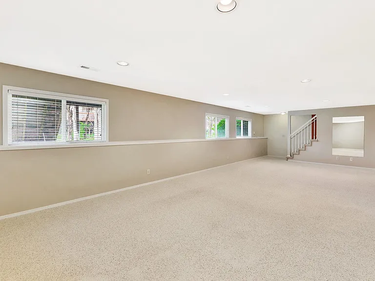 4923 Farmstead Ct — Photo 31