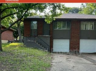 1024 SW Kings Cross Rd, Blue Springs, MO 64014