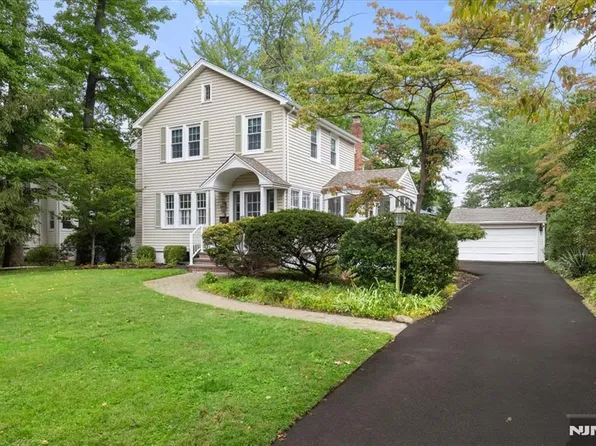 734 Greentree Lane, Oradell, NJ 07649