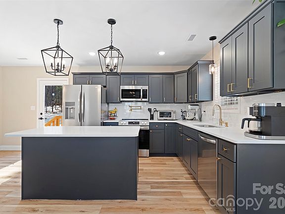 3rd image of 5961 Charlie Little Rd