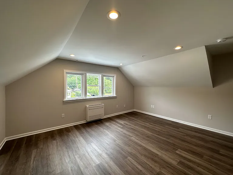 5508 Belair Road Apartments — Photo 9
