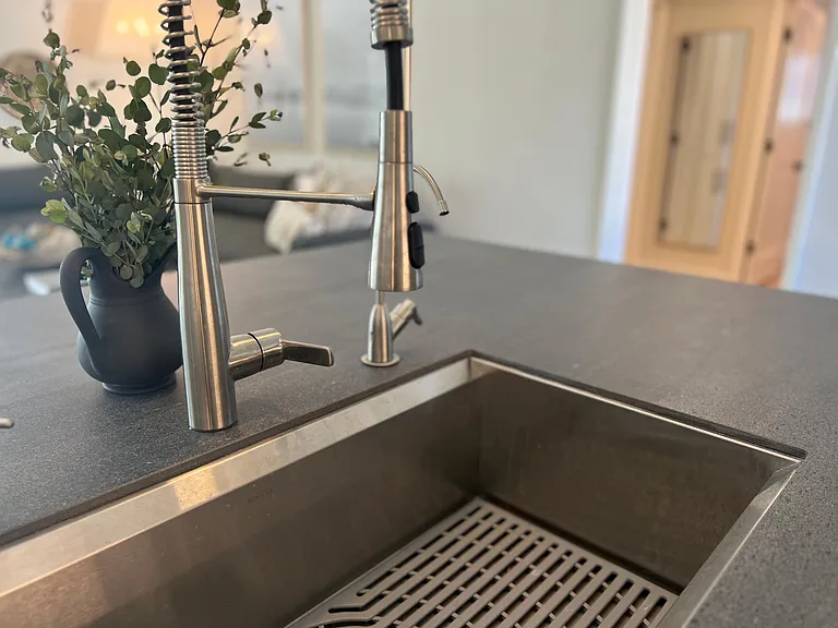 150 Loma Ln — Photo 13