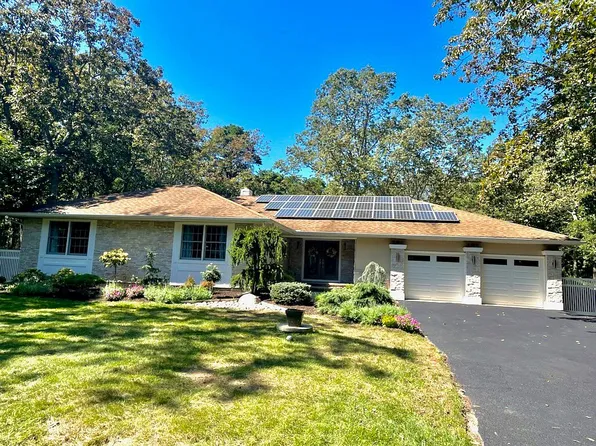 5 Yorkshire Ct, Marlton, NJ 08053