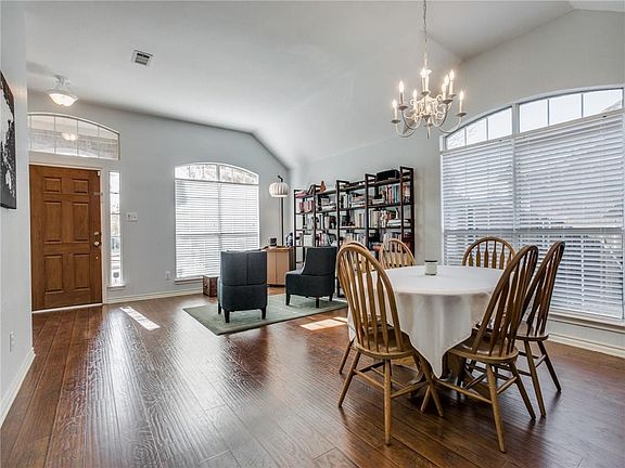 5th image of 3012 Lena Dr