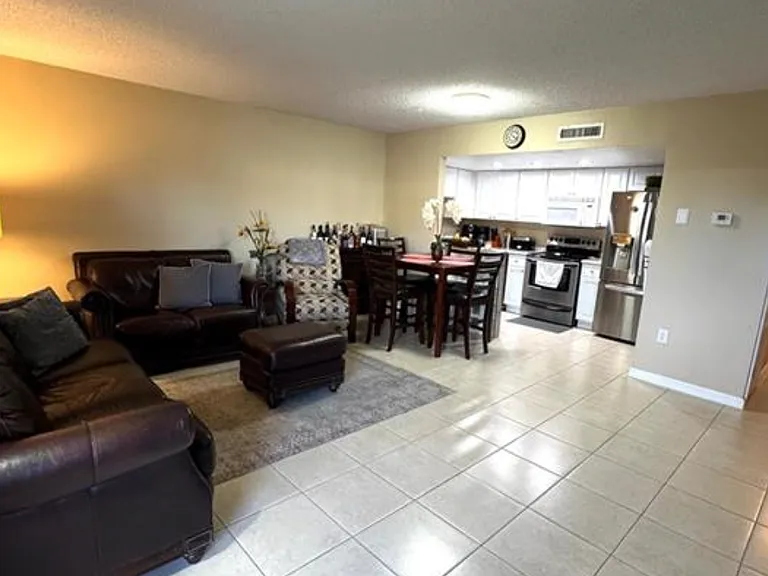 4906 Victoria Dr #108 — Photo 3
