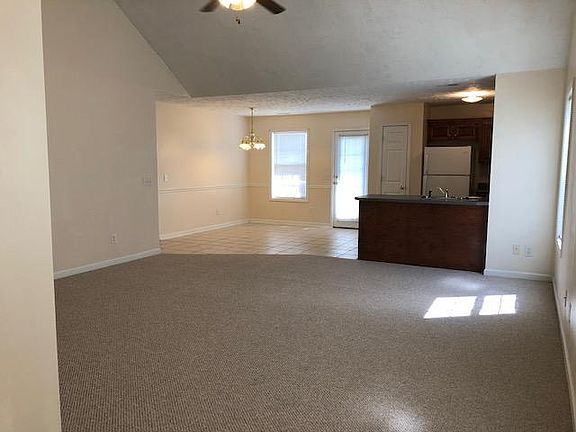 5th image of 1008 Ezra St
