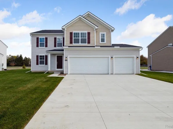 54534 Heron Cir, Chesterfield, MI 48047