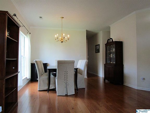 5th image of 315 Holly Springs Dr