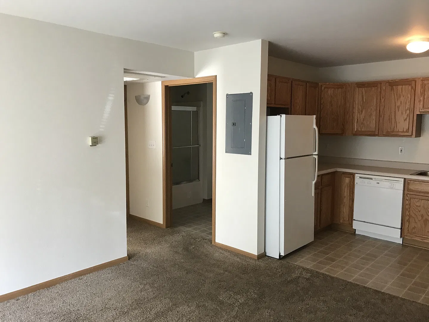 101 N. Hyland — Photo 4