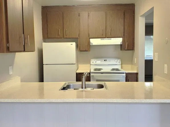 Emerald Gardens Apartments, 9521 Emerald Park Dr APT 55, Elk Grove, CA 95624