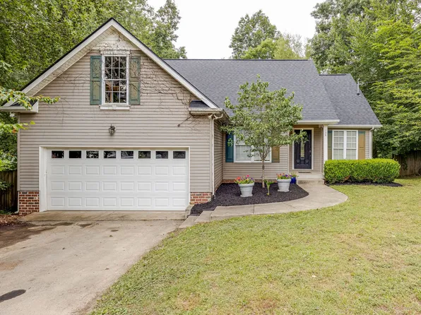 134 Coach Dr, White Bluff, TN 37187