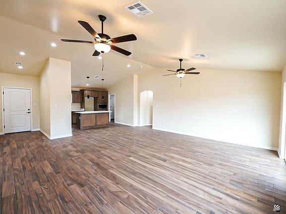5th image of 1022 E Kennedy Ln