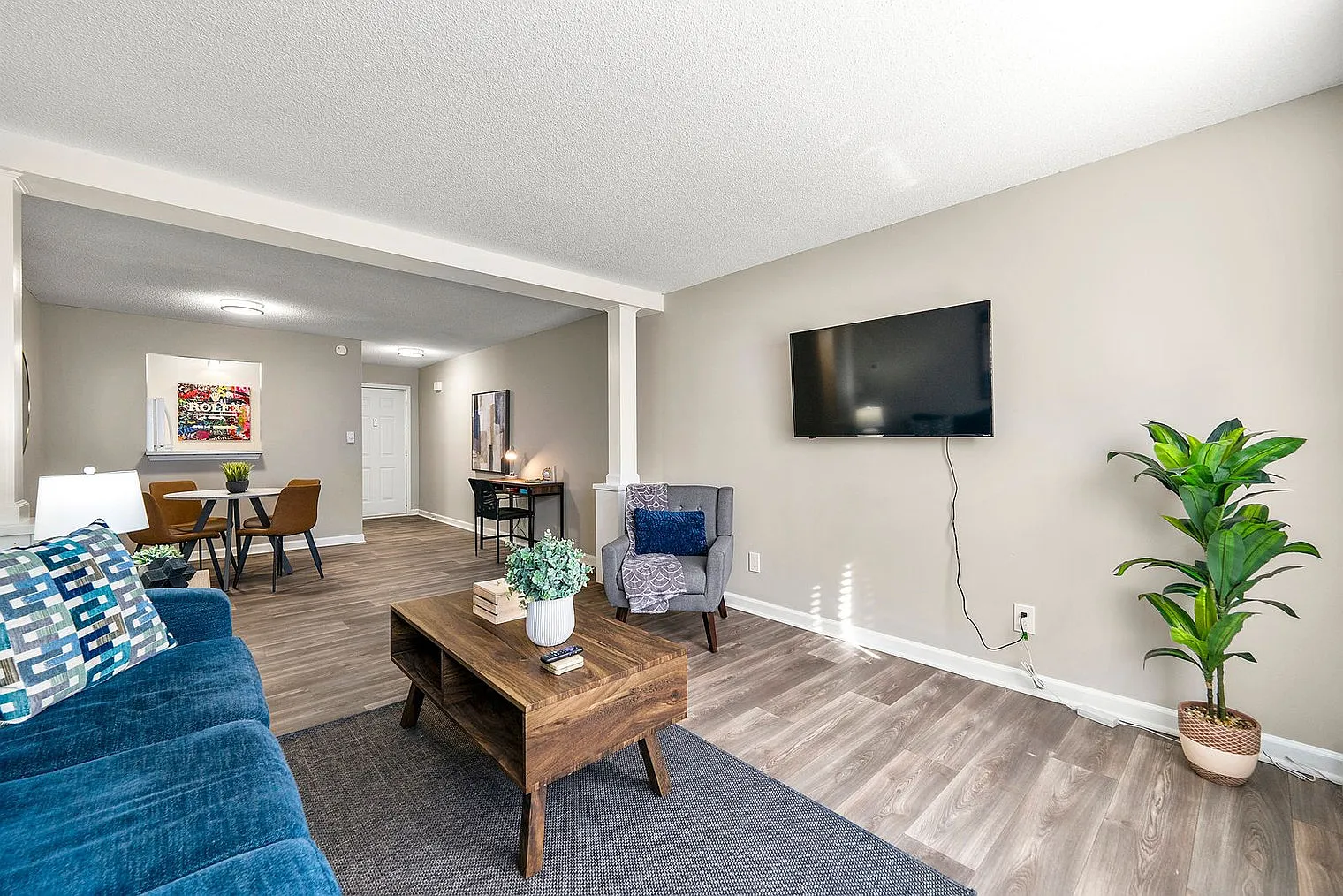 2 bed, 2.0 bath, 796 sqft, $6,245 — Photo 3