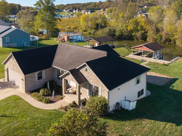 2863 Apple Valley Dr, Howard, OH 43028