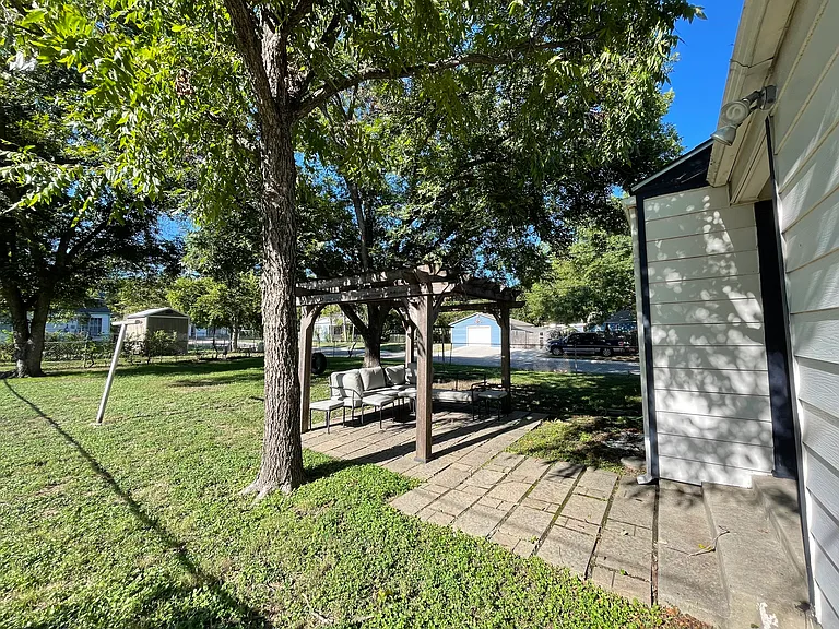 4300 Valentine St — Photo 18