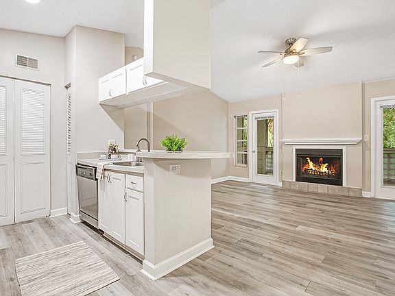 You'll Love Calling The Earl Home!