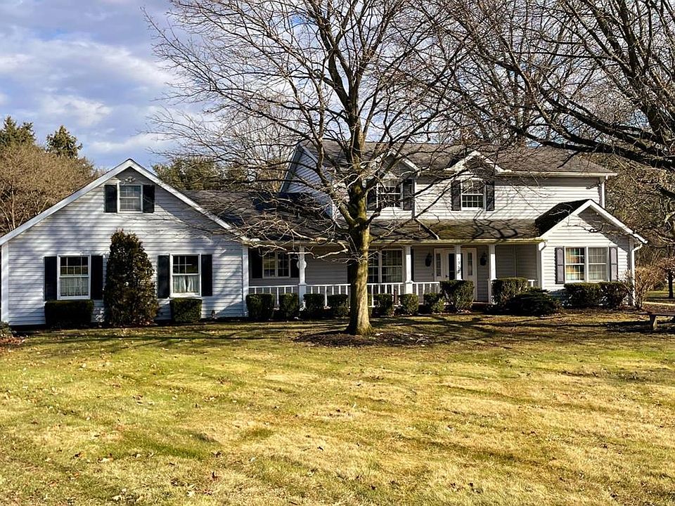 1st image of 1332 Carriage Hill Ct