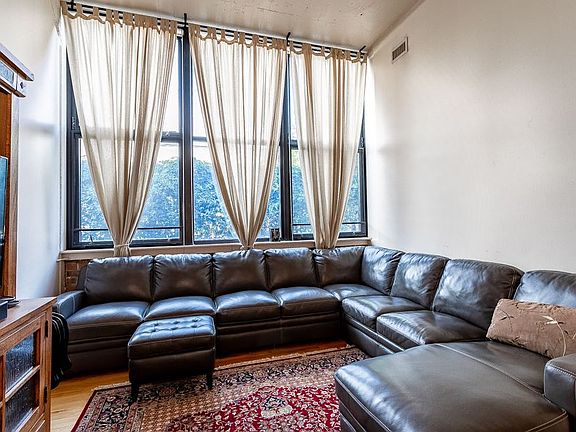 4th image of 109 W Washington Ave APT 4