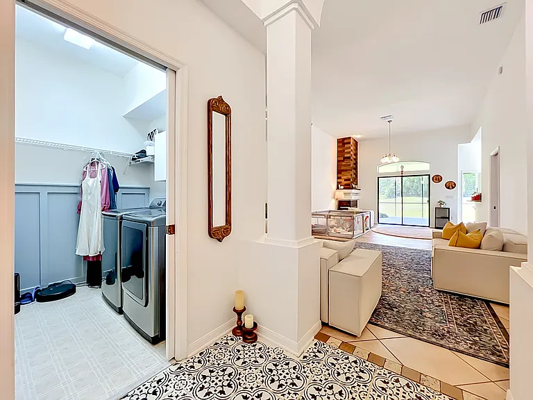 2125 Emerald Green Cir — Photo 48