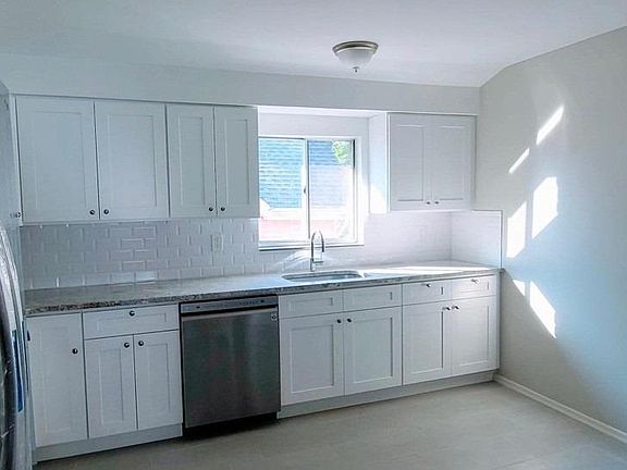 4th image of 41-30 249th St