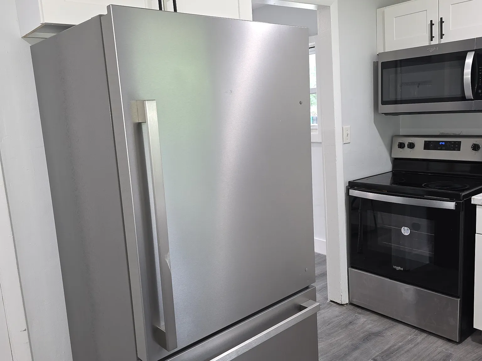 3 bed, 992 sqft, $2,100 — Photo 3