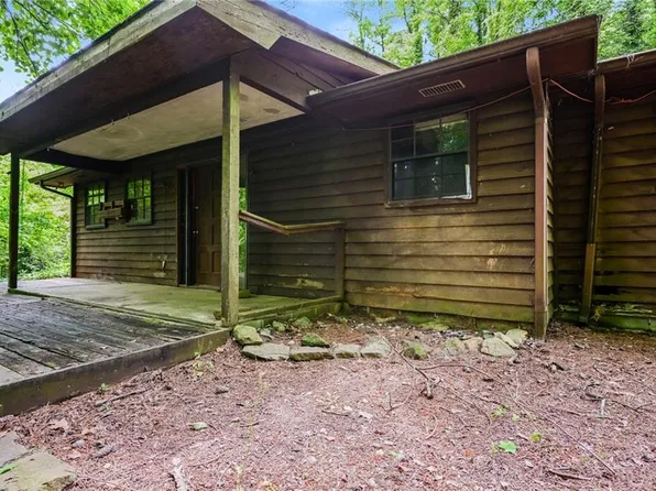 418 Honeysuckle Ln, Stockbridge, GA 30281