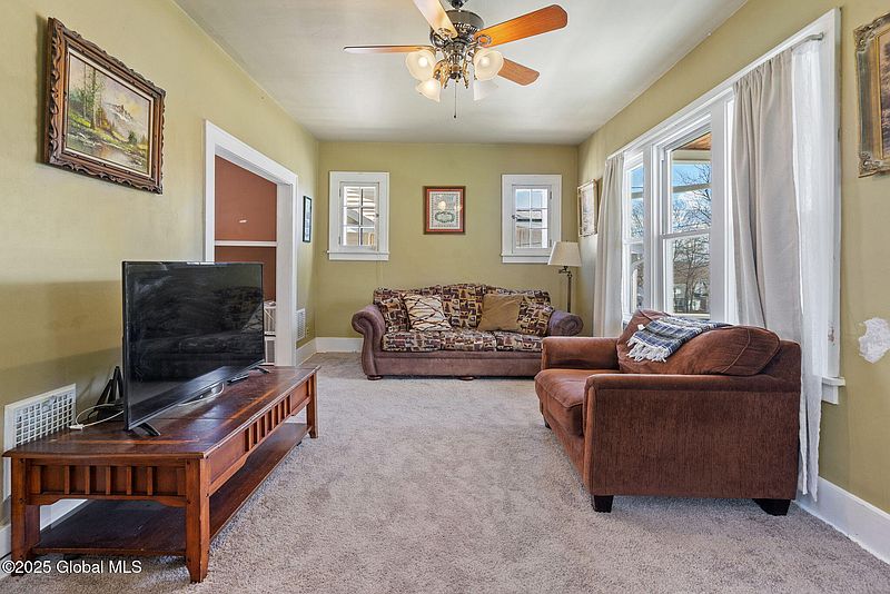 3rd image of 23 Wolfert Avenue