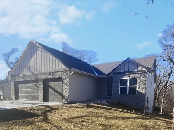 3704 Buccaneer Blvd, Plattsmouth, NE 68048