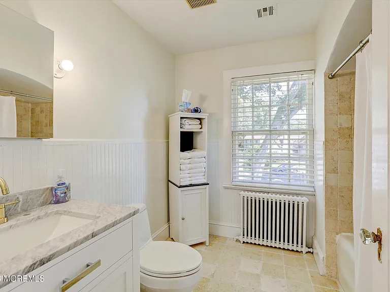 570 N Edgemere Dr #A — Photo 29