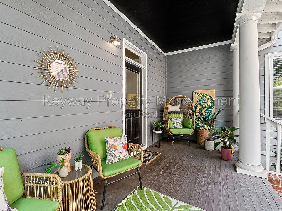 321 Landing Dr