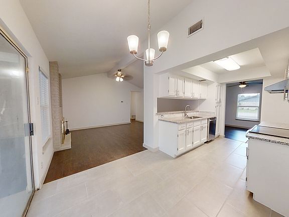 3rd image of 11910 AUTUMN VISTA ST
