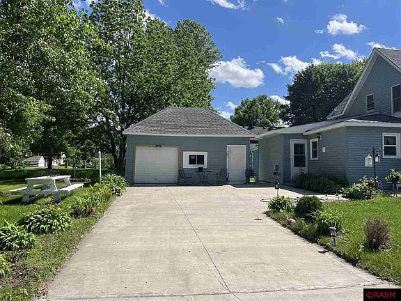 4th image of 240 Adams Ave NE