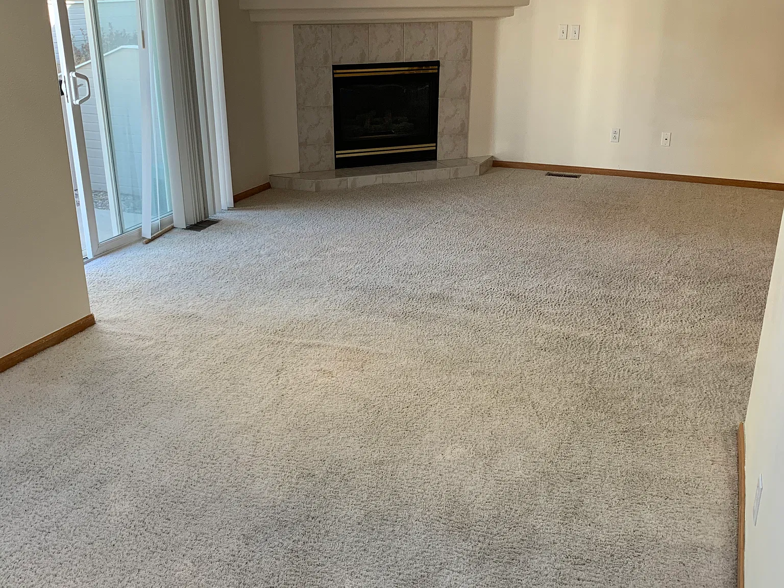 2 bed, 2.5 bath, 2261 sqft, $2,300 — Photo 4